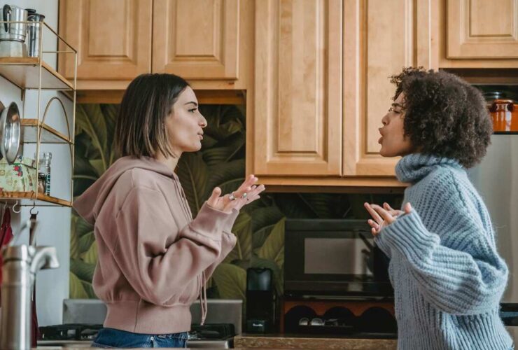 Life tips:Ways of living with a difficult roommate