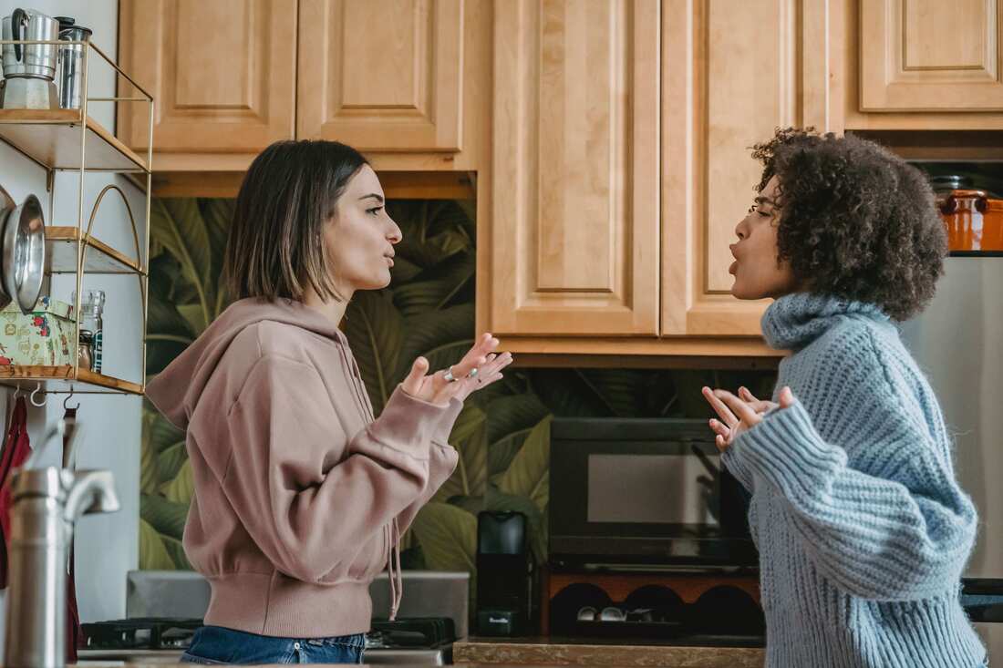 Life tips:Ways of living with a difficult roommate