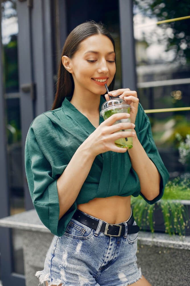 Green Smoothie Bowl girl